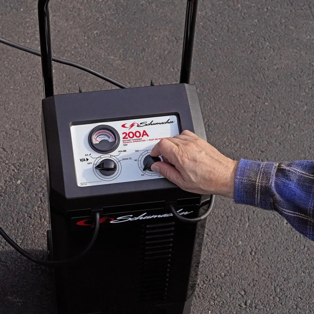 Schumacher Electric 12V 200A Manual Battery Charger/Engine Starter